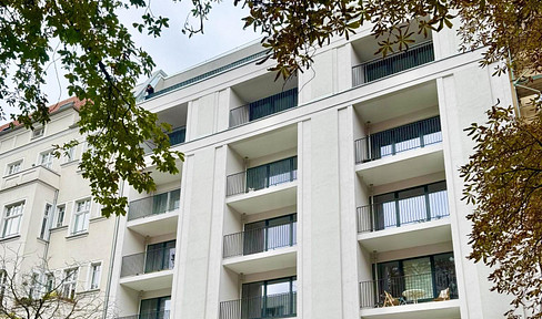 Kernsaniertes Cityapartment in Top-Lage Charlottenburg mit Balkon und Einbauküche
