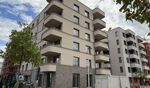 Erstbezug 2-Zi.-Wohnung im 3. OG mit Südbalkon & ruhigem Innenhofblick (KfW 40)