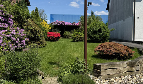 Wohnen mit Kamin, Terrasse und Garten – großzügige 3,5-Zimmer-Wohnung in Solingen
