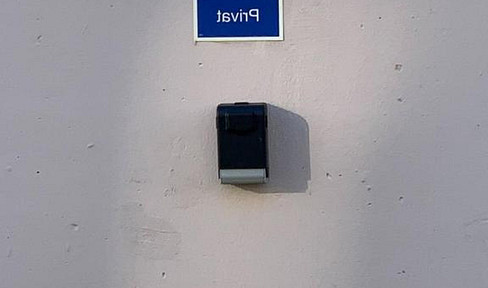 Cozy, furnished apartment in the city center with its own parking space.