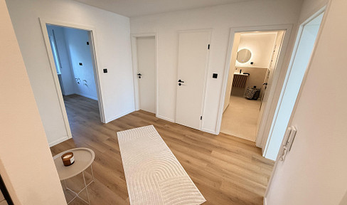 ERSTBEZUG - Vollständig sanierte 3-Zimmer-Wohnung mit Loggia und ca. 4 % Mietrendite in Nbg-Zabo