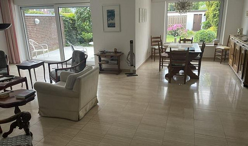 Comfortable 130 square meter apartment on the ground floor with a terrace and garden in Windberg.