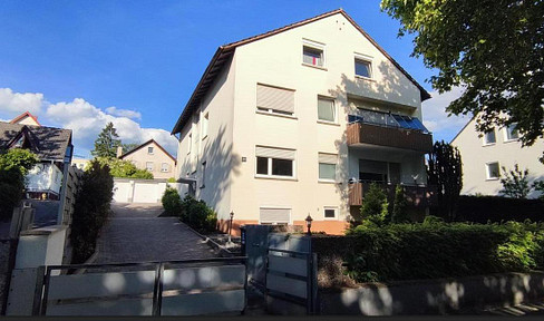 Charmante Dachgeschosswohnung mit Einbauküche und guter Ausstattung in Wiesbaden-Südost