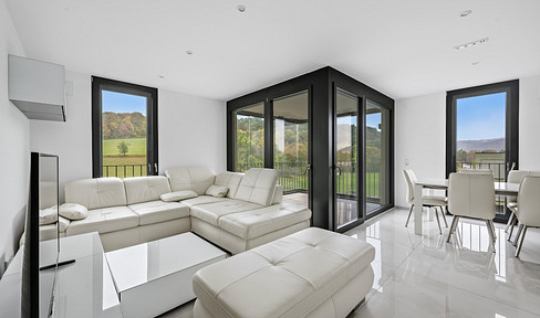 New construction in 2025: 4 rooms, 2 bathrooms, glazed loggia with a green view – elevator, underground parking, no commission fees.