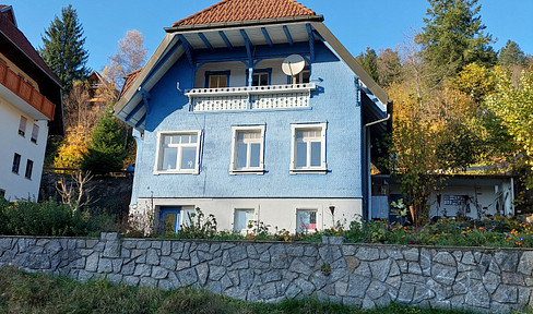 Charming 4-room apartment for rent.