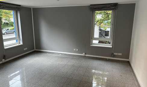 3-room apartment, 80 square meters, with fitted kitchen, located in Hamburg-Sülldorf – close to the S-Bahn (suburban train) line, available immediately.