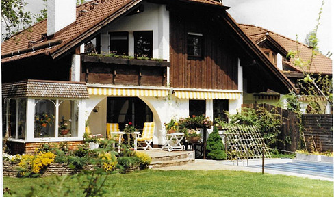 Zentrale Doppelhaushälfte - renovierungsbedürftig
