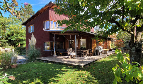 ökologisches Niedrigenergiehaus mit großer Garage/Atelier