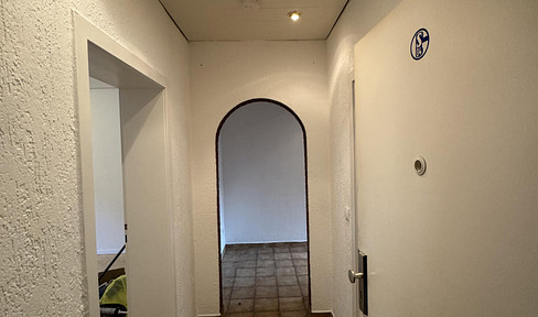 Ready-to-move-in 1.5-room apartment, approximately 2.5 km from the university and city center, with a garden, located in a quiet cul-de-sac.