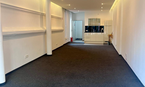 Attractive commercial space.