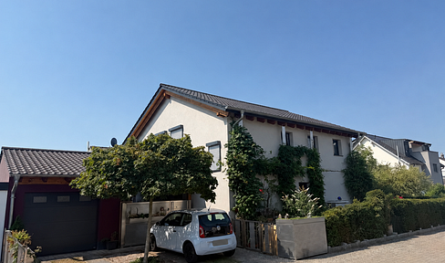 Detached house with a garden, heat pump, and energy efficiency rating A – no commission fees.