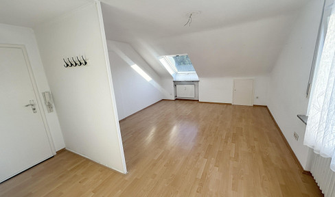 Helle Dachgeschosswohnung in ruhiger Lage – Ideal für Singles oder Pendler