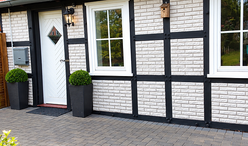 Stemwede-Levern-Renovierte 4-Zimmer-Wohnung mit Garten, Terrasse & Garage