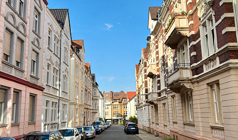 Entlang der Lutter zu Fuß in die City:  bezugsfertige Altbauwohnung im Künstlerviertel
