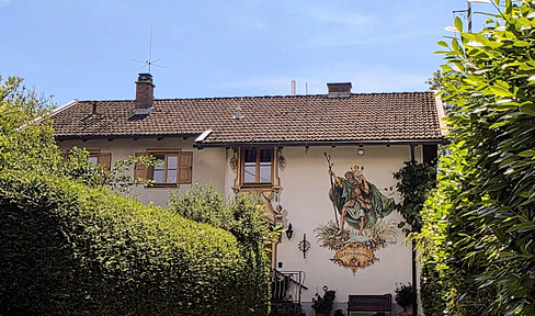 Idyllisches Anwesen mit sehr großem Garten