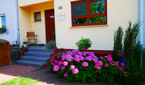Well-maintained terraced house for sale in a very desirable location.
