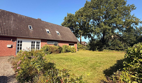 Viel Platz für die Familie: Einfamilienhaus mit großem Garten in Einfeld