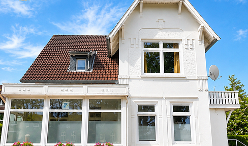 Provisionsfrei! Top Lage: Wunderbare Villa, GEWERBE und WOHNEN unter einem Dach auf Fehmarn OT Burg