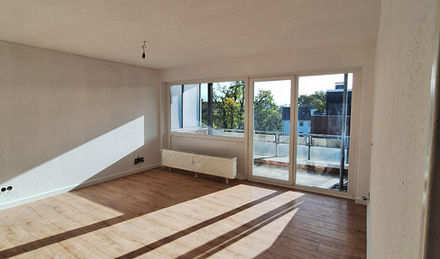 Erstbezug nach Sanierung - 3 Zimmer Dachgeschosswohnung mit großem Balkon in Altgarbsen