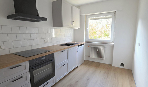 Completely renovated 3-room apartment in the "Waldstadt" district.