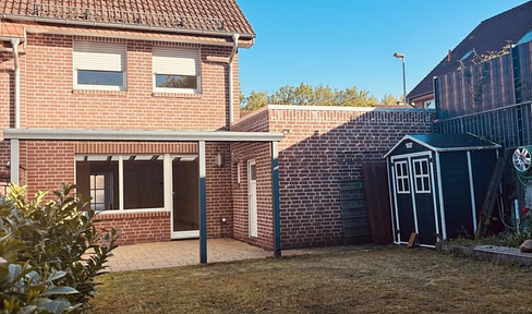 Reiheneckhaus mit Garage, Carport und ausgebautem Dachgeschoss mit Badezimmer von PRIVAT!!!