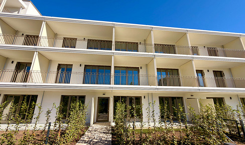 NEWLY BUILT 2-ROOM APARTMENT WITH SOUTH-FACING BALCONY - FIRST OCCUPANCY.