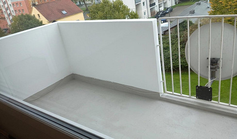 Beautiful 1-bedroom apartment (36 square meters) with a balcony, located in a central area.