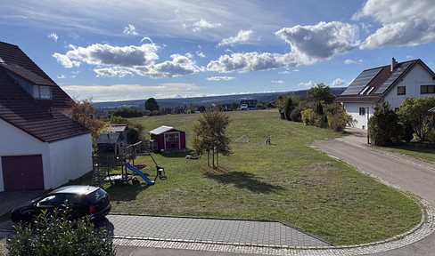 Building plot for sale, free of commission, in a prime location with views of the Black Forest.