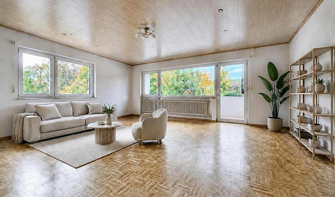 Bright, spacious 5-room apartment with a south-facing balcony overlooking the Glem river.