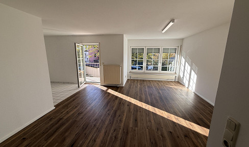 gepflegte 2-Zimmer-Wohnung mit Balkon & EBK – sofort bezugsfrei