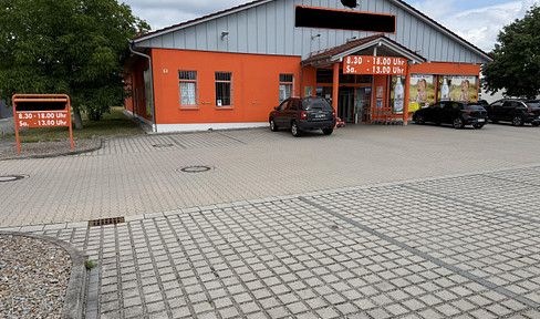 Commercial space, retail, beverage store.