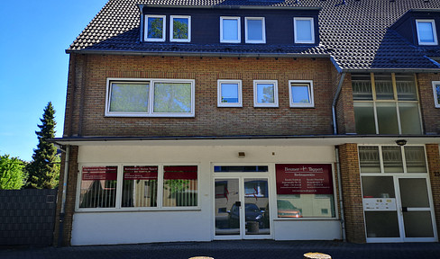 Office/practice space or retail unit of approximately 107 square meters for rent, located in 47269 Duisburg/Großenbaum.