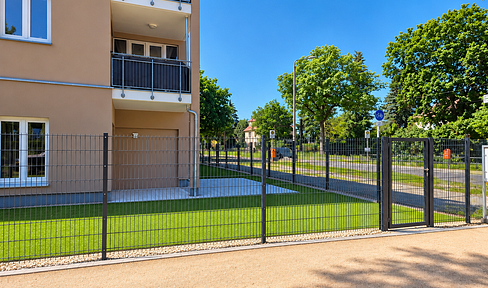 3-room apartment with a spacious garden and 2 terraces.