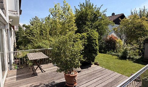Großzügige Gartenwohnung mit Wintergarten, Terrasse, Küche und Garage in Traunstein