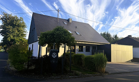Osburg: Excellent single-family home, double garage, garden, high-quality finishes, available upon agreement.