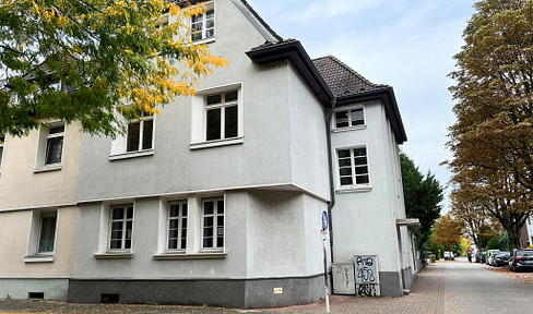 For sale by owner: 3-family house in the center of Ratingen.