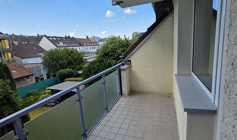 2.5-room apartment, brand new after renovation, city-center location, balcony, bathroom: bathtub and separate shower.