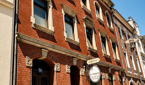 Investment property: Multi-family house with 5 residential units + 1 commercial space in Falkenstein – no commission.