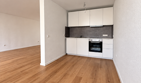 Erstbezug nach Kernsanierung - helle 1,5 Zimmer Wohnung mit Balkon & Einbauküche in Ludwigshafen