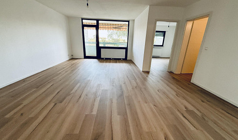 2-room apartment, ground floor, renovated, with new fitted kitchen and bathroom.
