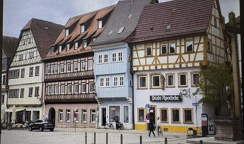 Ochsenfurt: 3.5-room apartment with a large rooftop terrace, 5 years old. Alternatively, a 2.5-room apartment is available, or both can be combined as a maisonette.