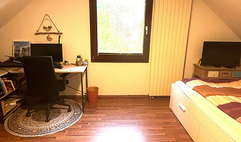 ein ruhiges Zimmer nur für Frau in Schildow