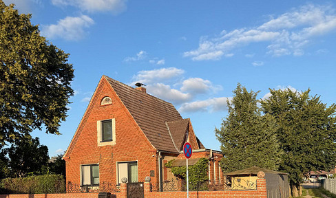 Detached house, 127 square meters, and a hall, 140 square meters.
