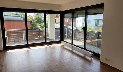 Schöne, helle, neu renovierte 3-Zimmer-Wohnung