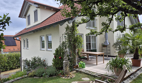 Freistehendes, sehr gepflegtes Einfamilienhaus   –  PROVISIONSFREI von privat