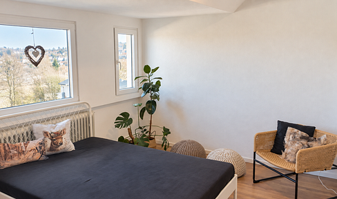 Bright 3-room attic apartment in Lüdenscheid-Staberg – 87 m²