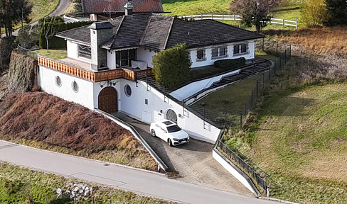 Ein Rückzugsort mit besonderer Ausstrahlung – großzügiges Anwesen in ruhiger Lage