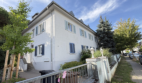 Elegant apartment in the Officers' Quarter - 4-room apartment in a historic building, located in the heart of Worms.