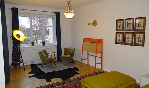 Living in a historic building / Apartment in a listed building near Adlershof S-Bahn station.