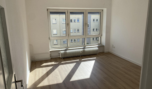 Bright 2.5-room apartment.